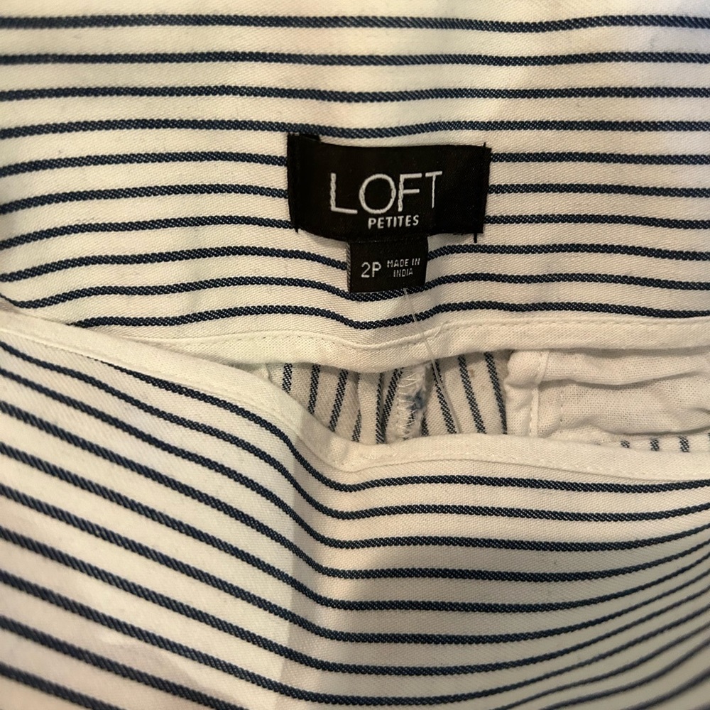 LOFT patterned shorts - Picture 4 of 5